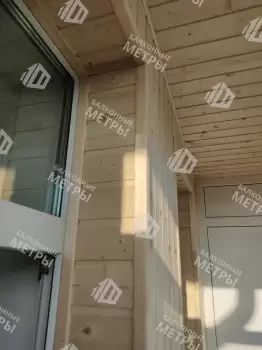 Холодное остекление балкона и отделка деревянной вагонкой