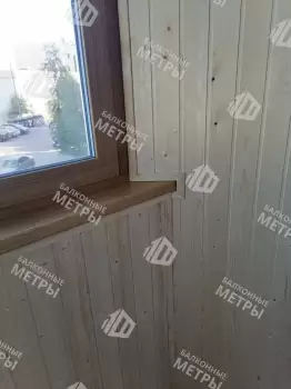 Отделка стен и потолка на балконе