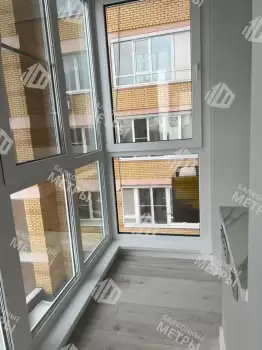 Дизайн-проект отделки лоджии под ключ с объединением кухни и панорамным остеклением