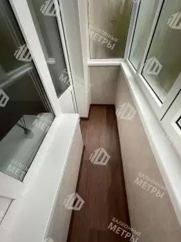 Отделка и остекление П-образного балкона без утепления, в кирпичном доме